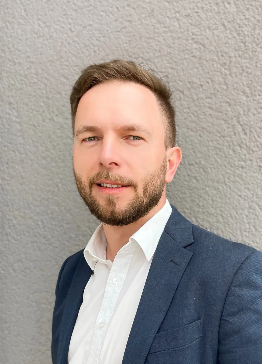 Damian Skiba, IT- und KI-Berater aus Mosbach, Inhaber von Skiba Consulting